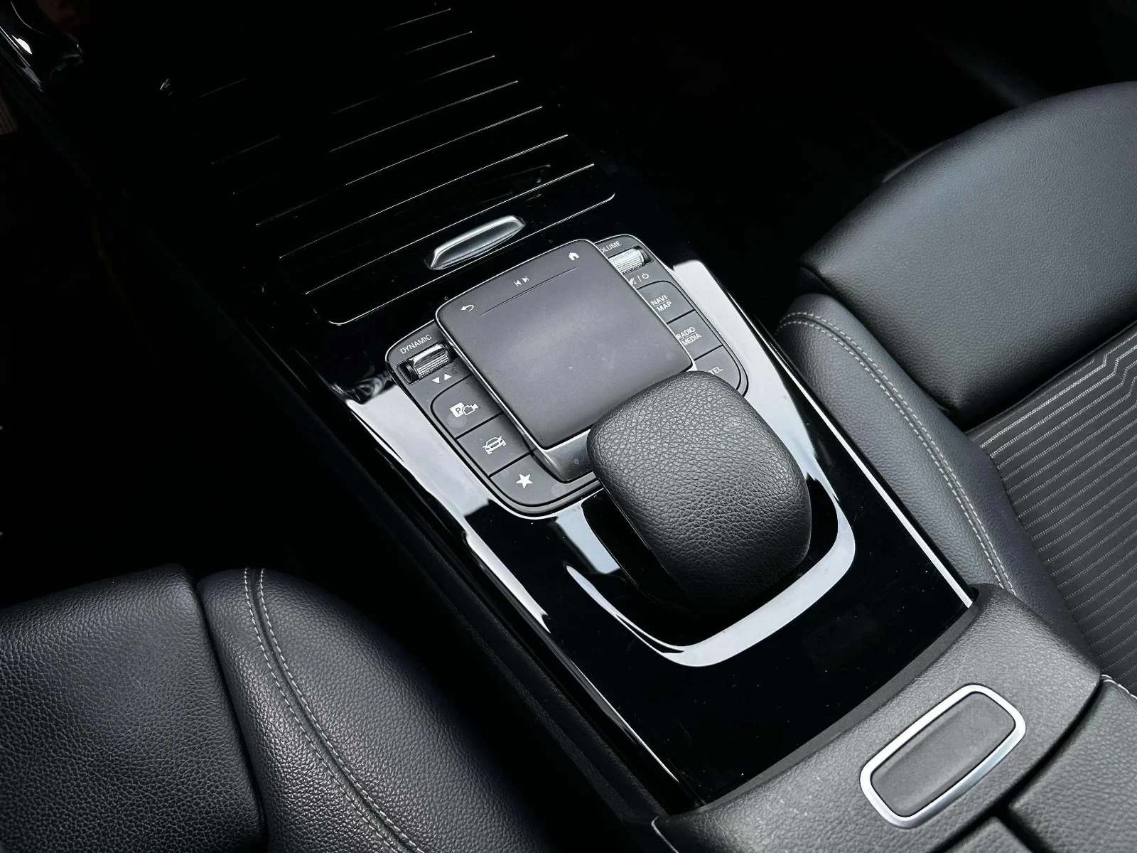 Mercedes-Benz-A-Klasse-image-10