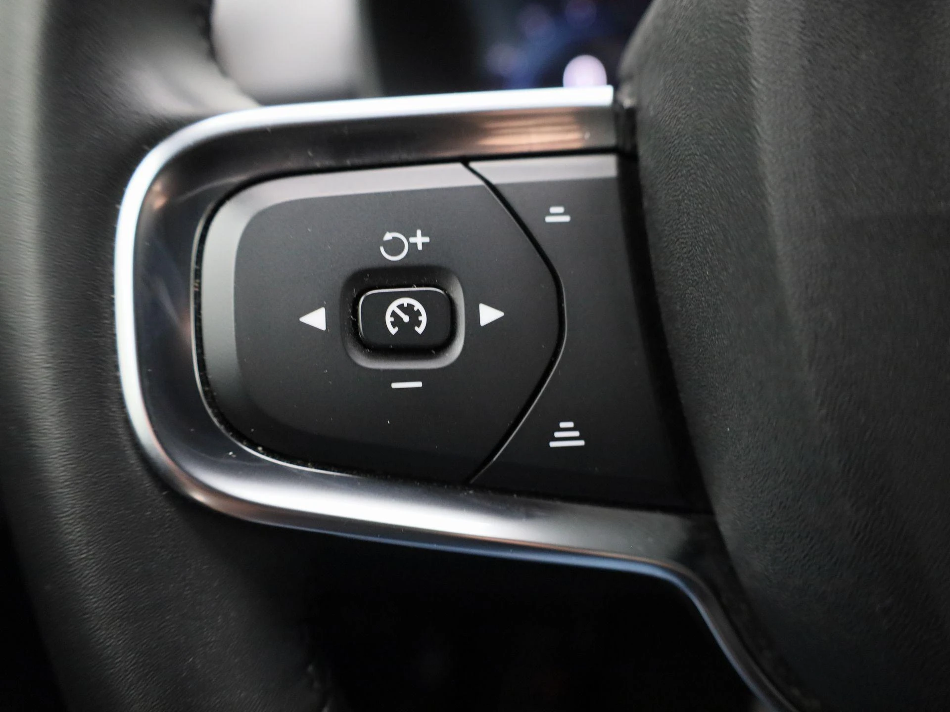 Volvo-XC40-image-19