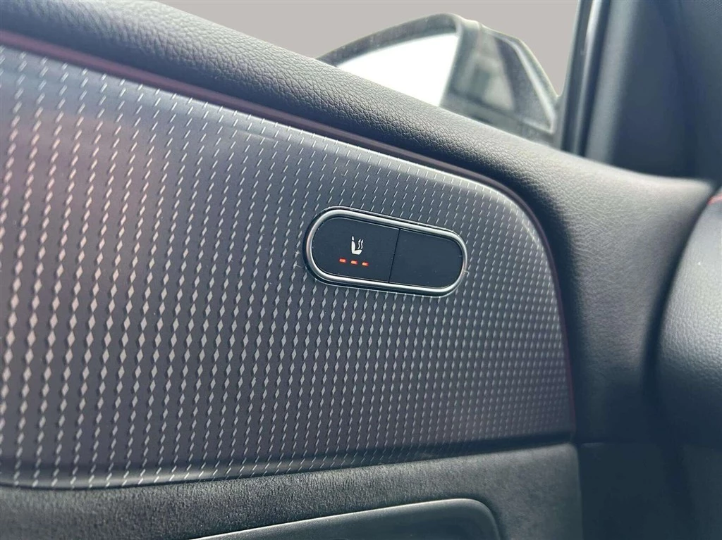 Mercedes-Benz-EQB-image-10