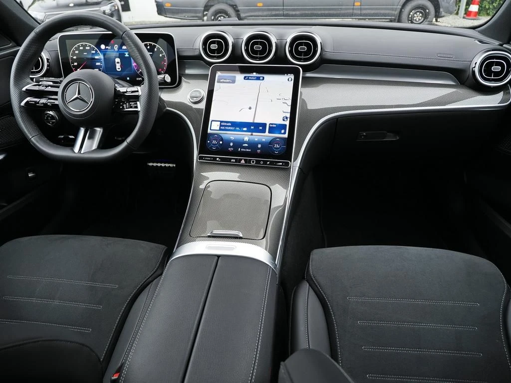 Mercedes-Benz-C-Klasse 300-image-13