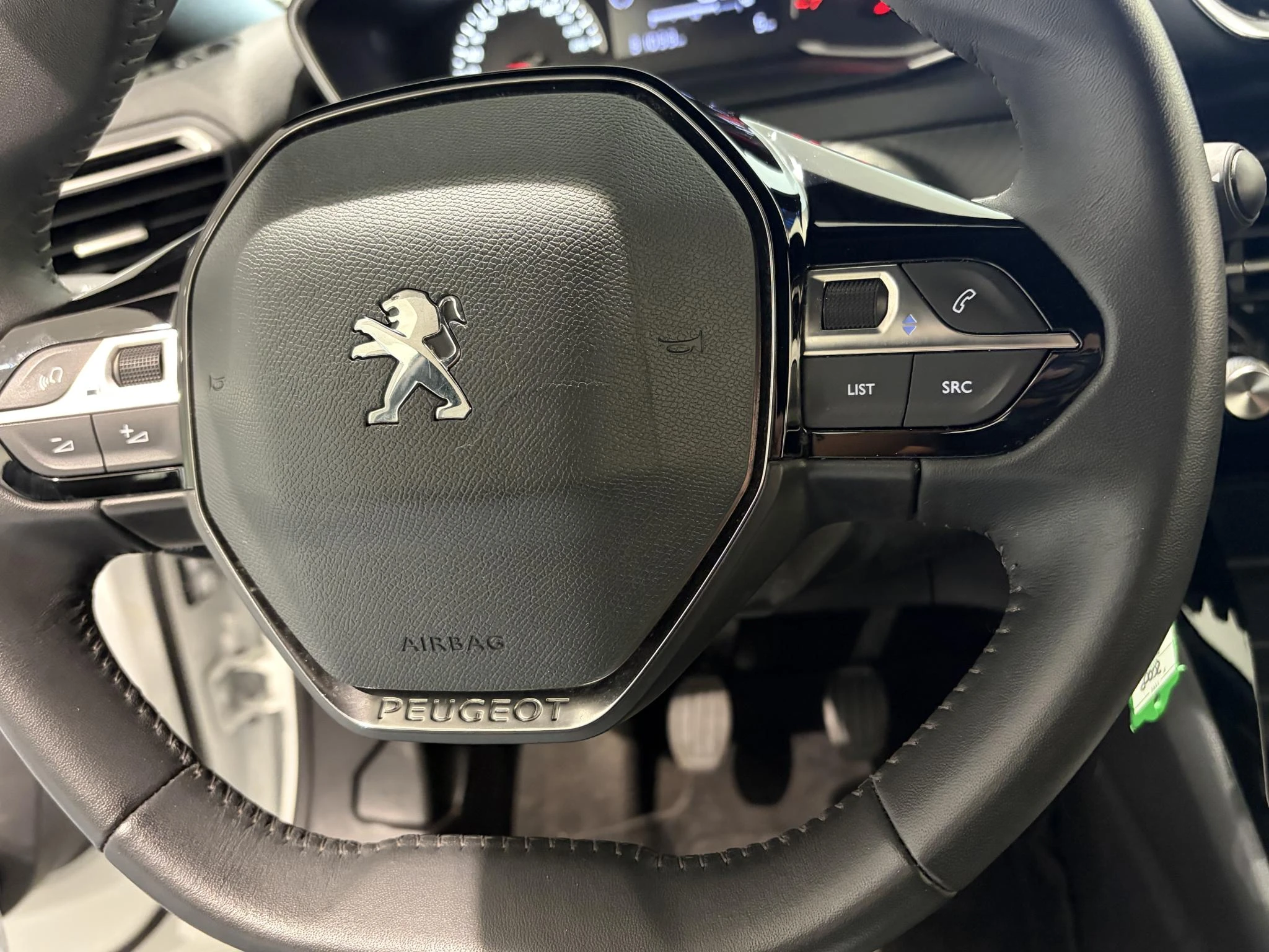 Peugeot-2008-image-11