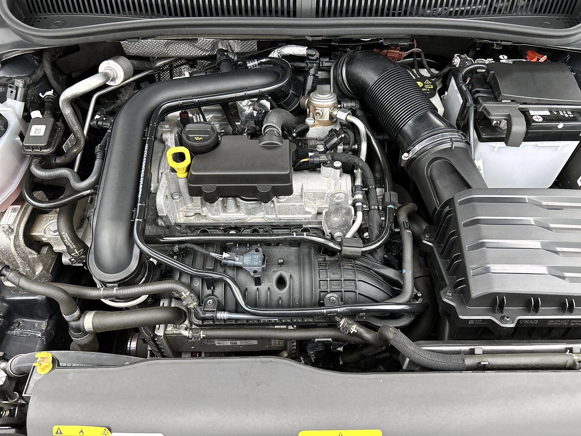 Volkswagen-Polo-image-28