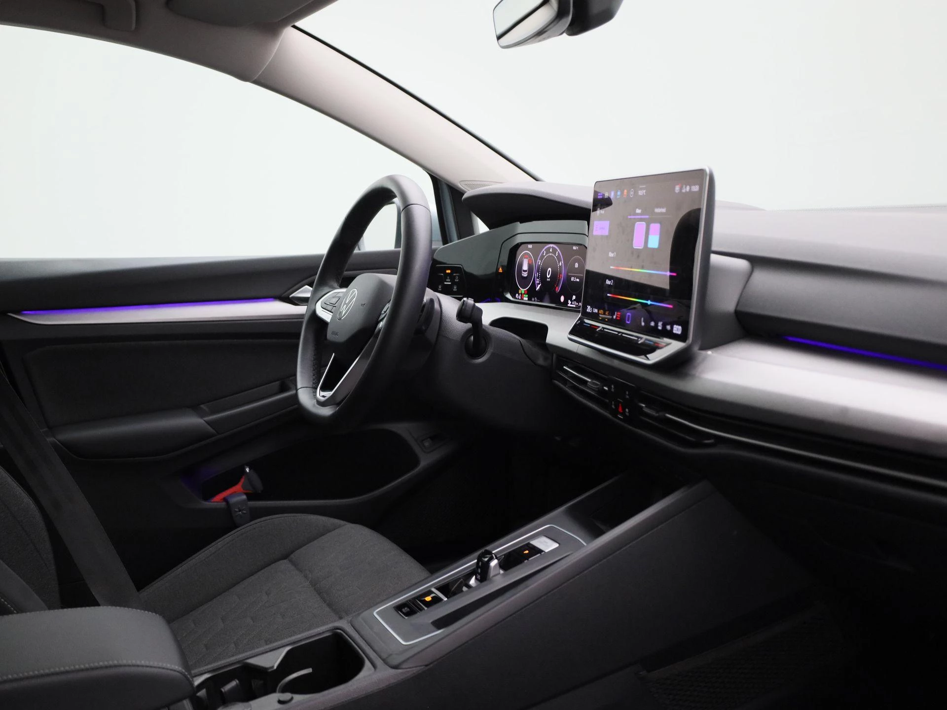 Volkswagen-Golf-image-31