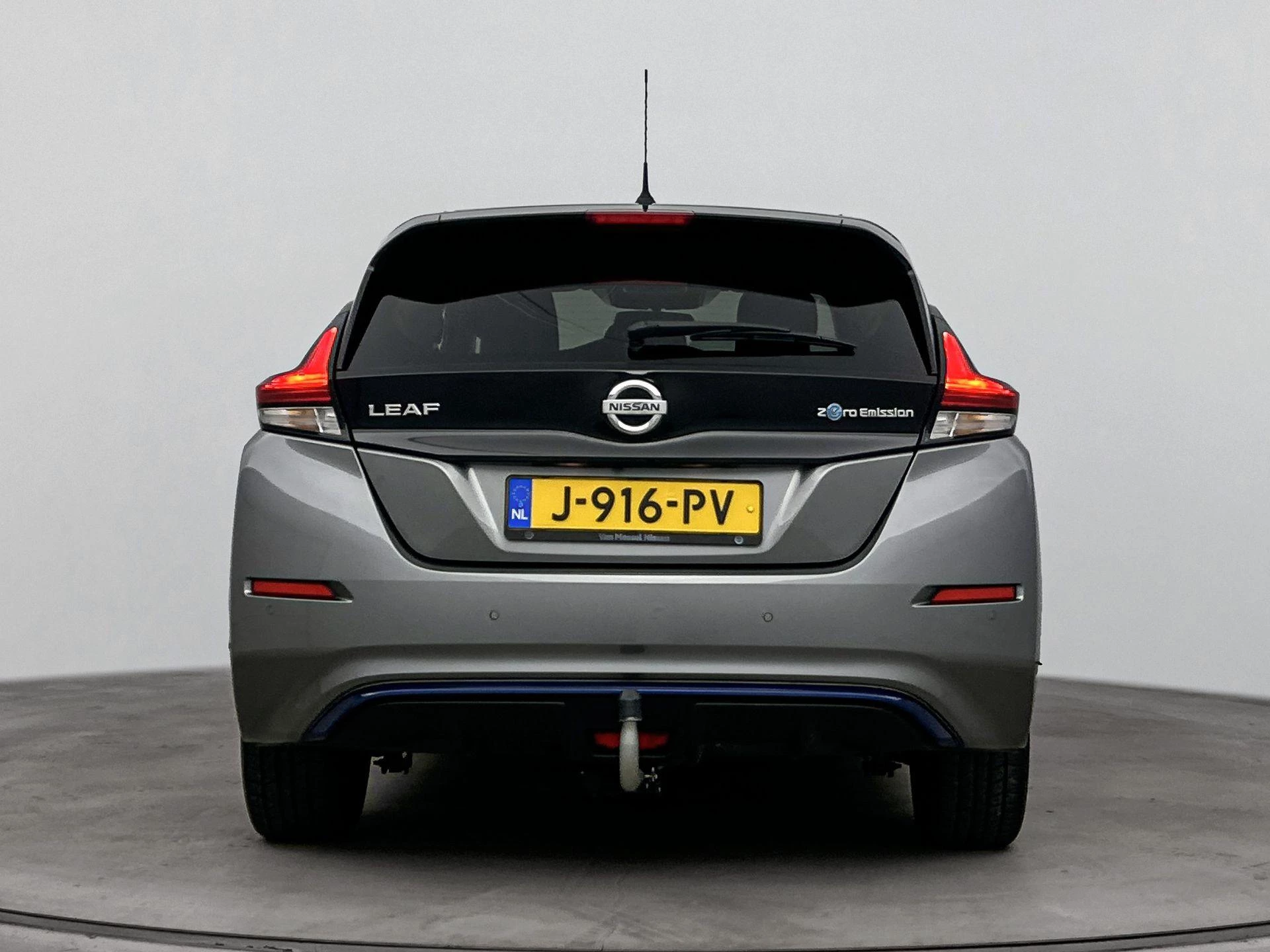 Nissan-Leaf-image-2