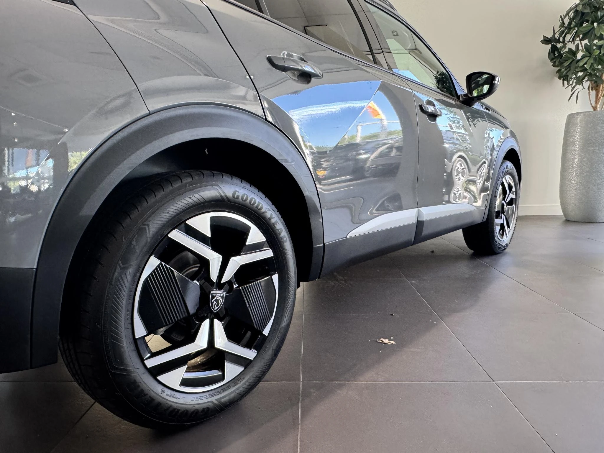 Peugeot e-2008 EV Allure Avantage 54 kWh