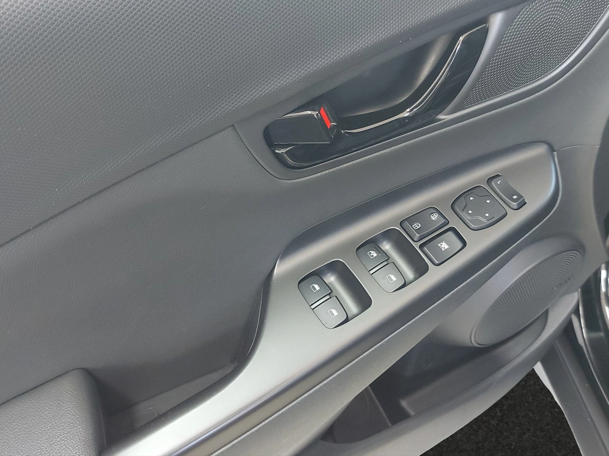 Hyundai-Kona-image-16