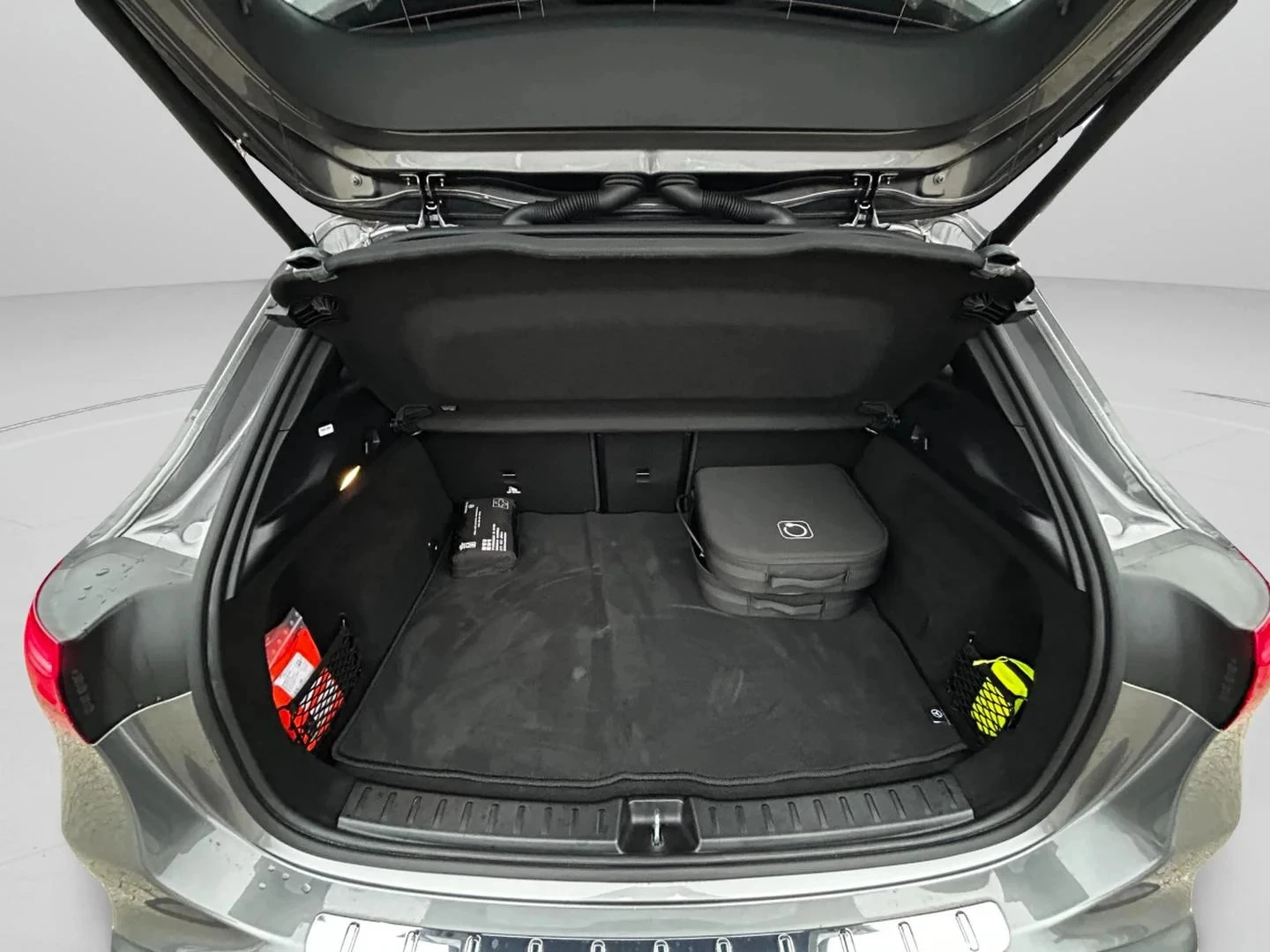 Mercedes-Benz-EQA-image-20