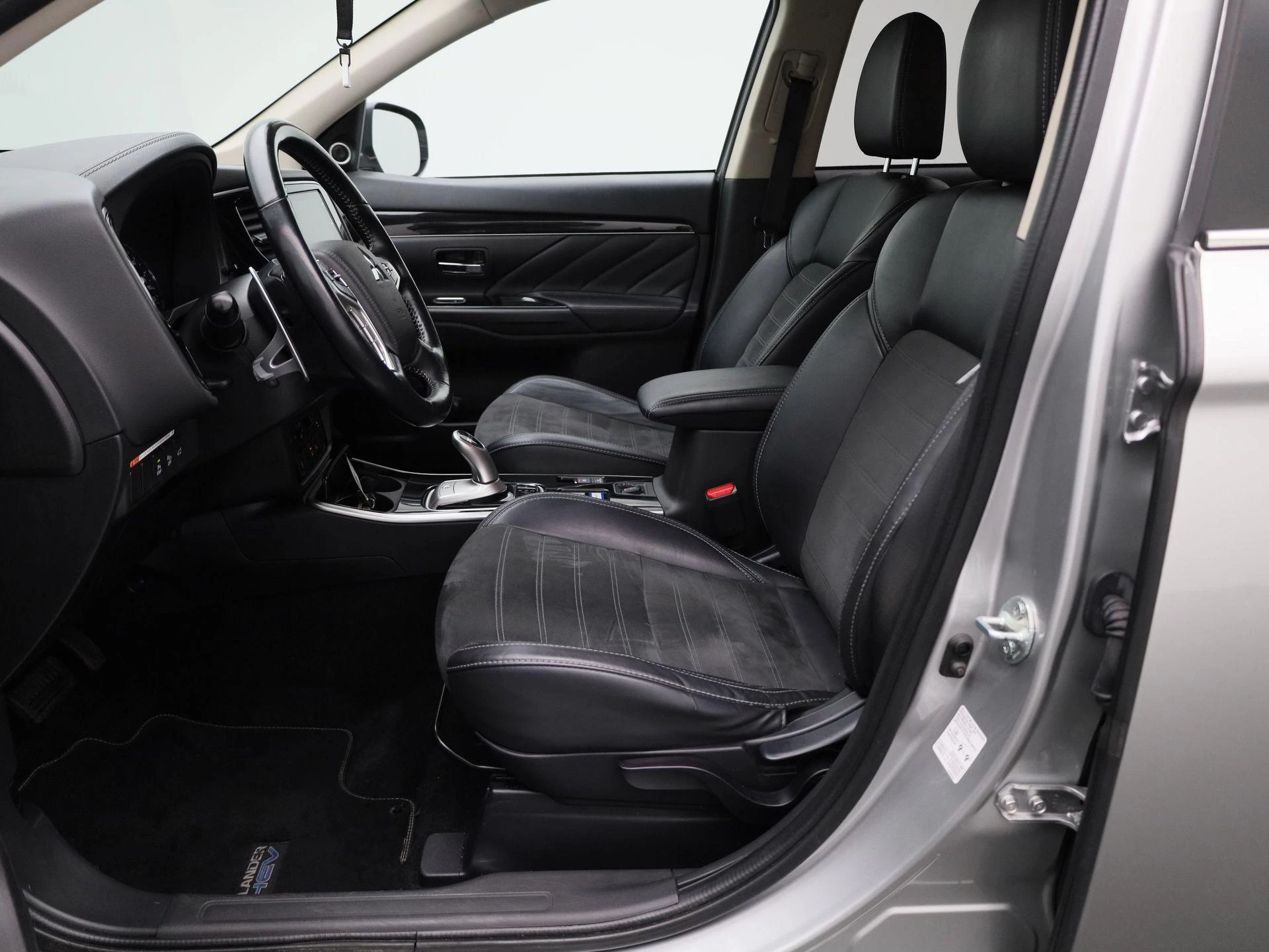 Mitsubishi-Outlander-image-8