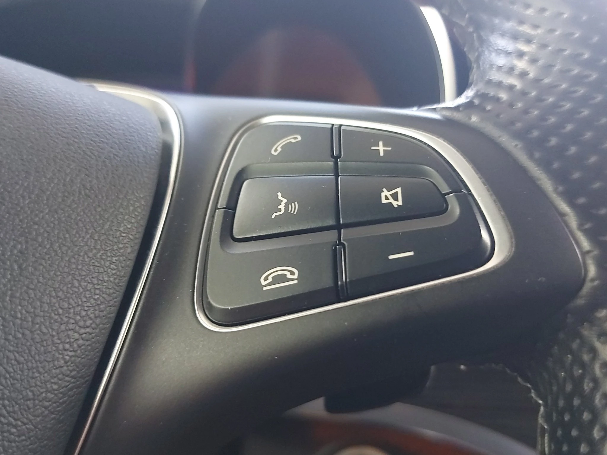 Mercedes-Benz-V-Klasse-image-20