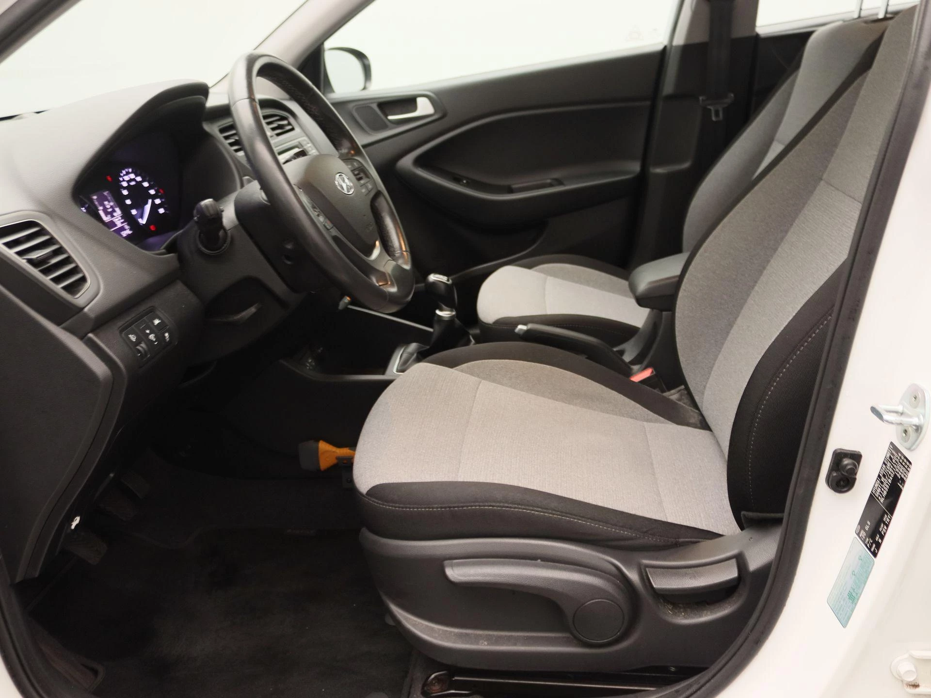 Hyundai-i20-image-11