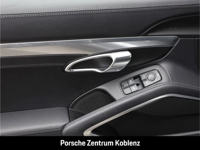 Porsche-911-image-23