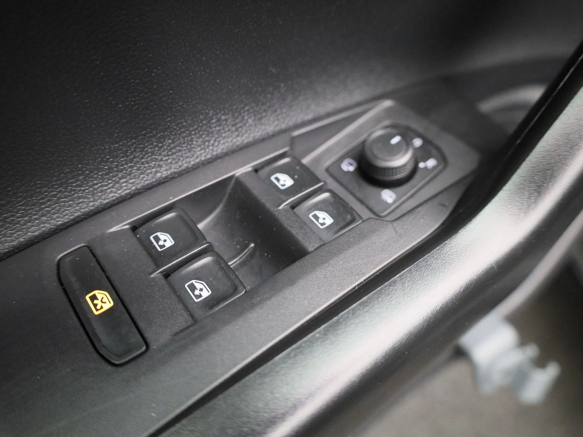 Volkswagen-Polo-image-27