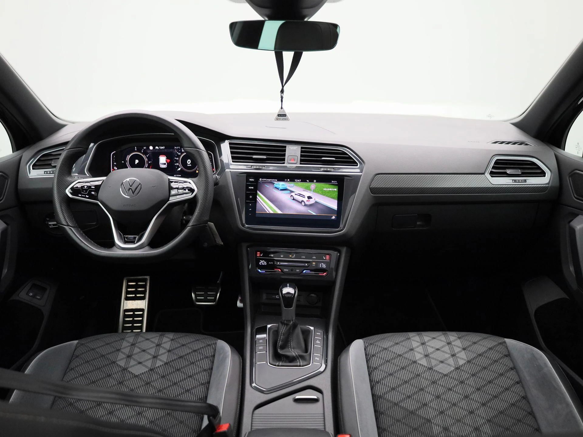 Volkswagen-Tiguan-image-42