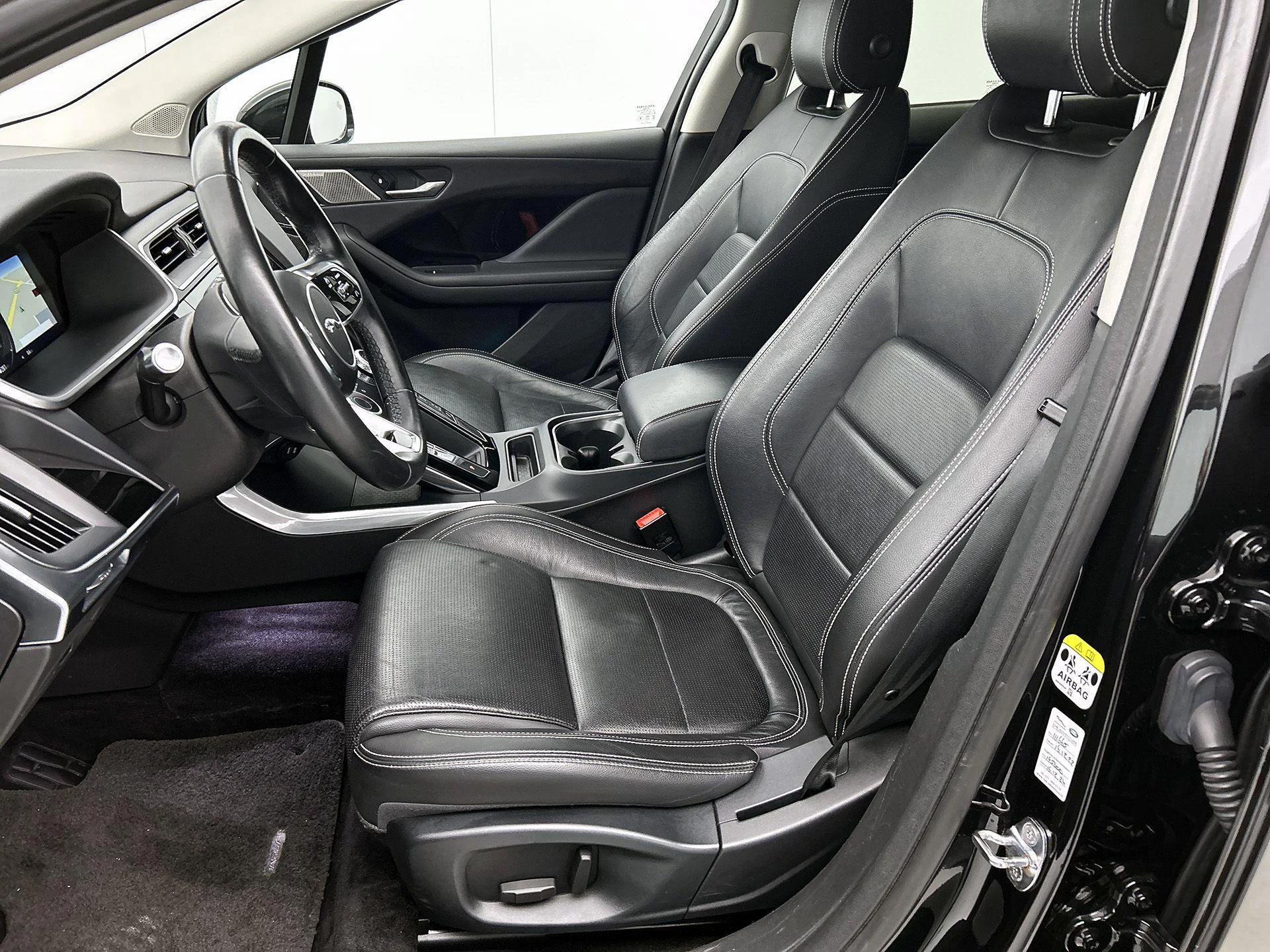 Jaguar-I-PACE-image-79