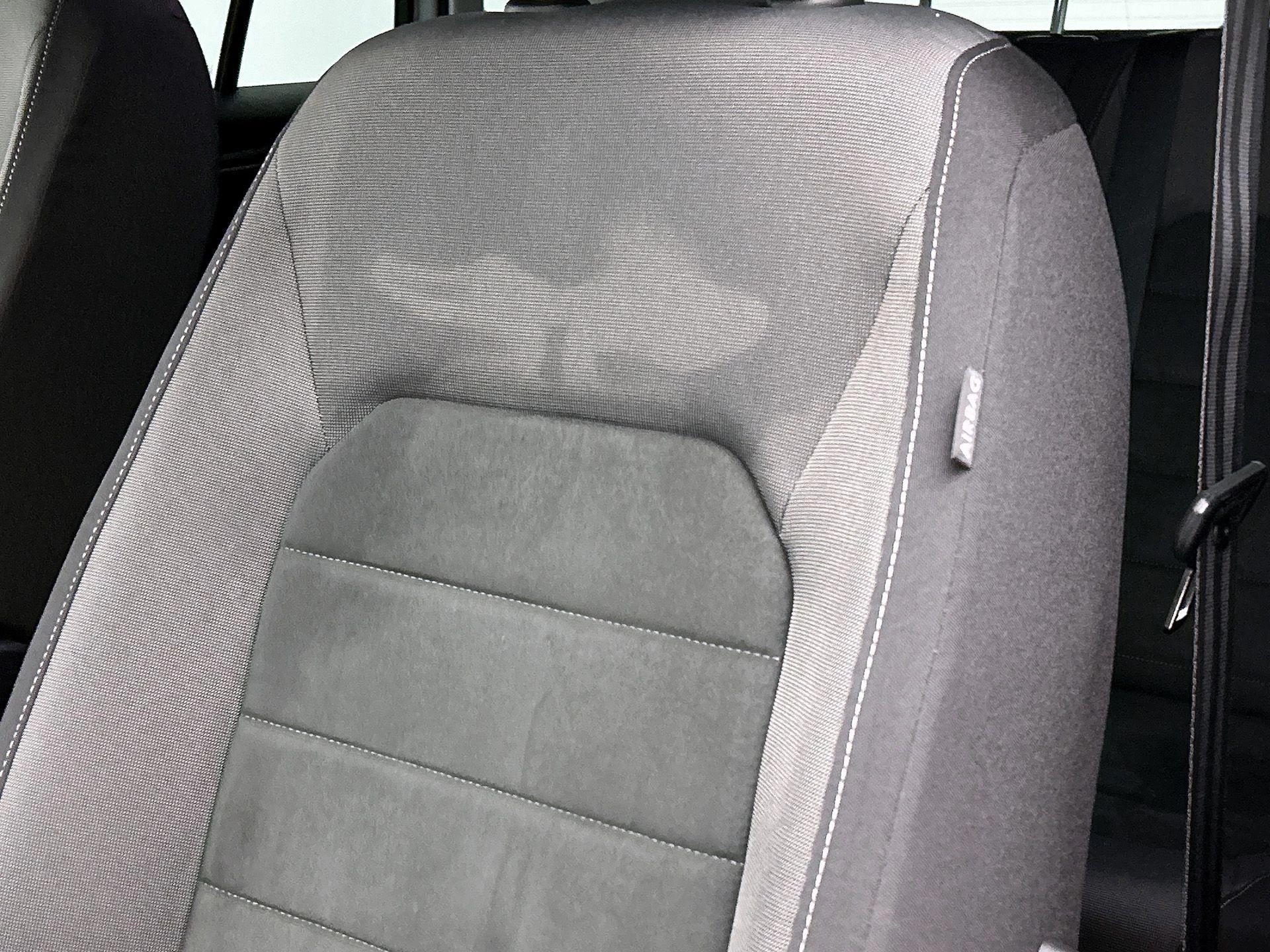 Volkswagen-Golf Sportsvan-image-12