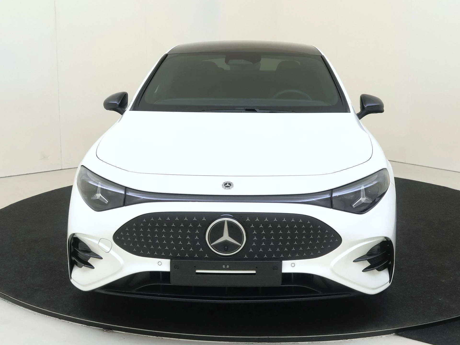 Mercedes-Benz-CLA-image-4