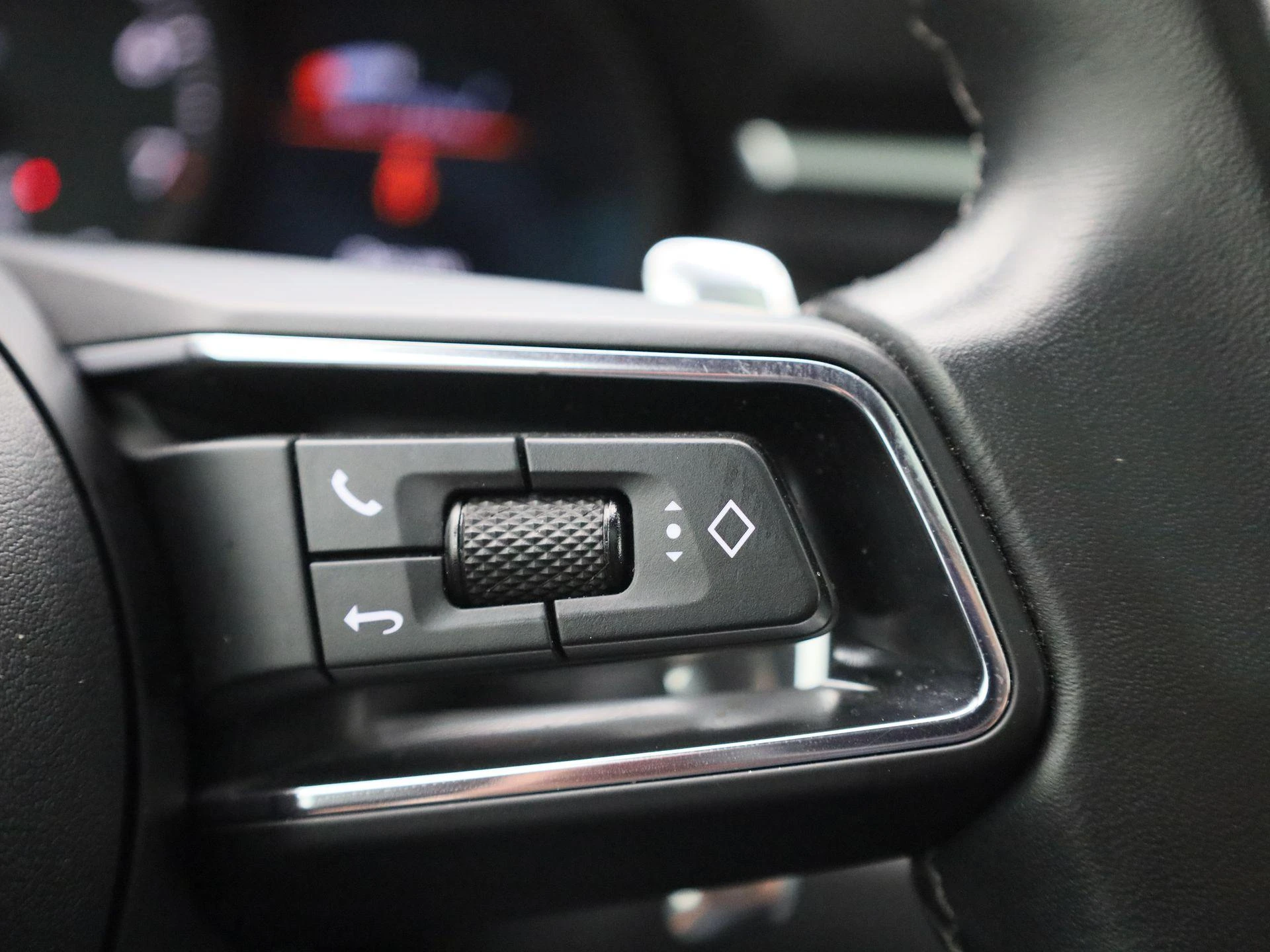 Porsche-Macan-image-24