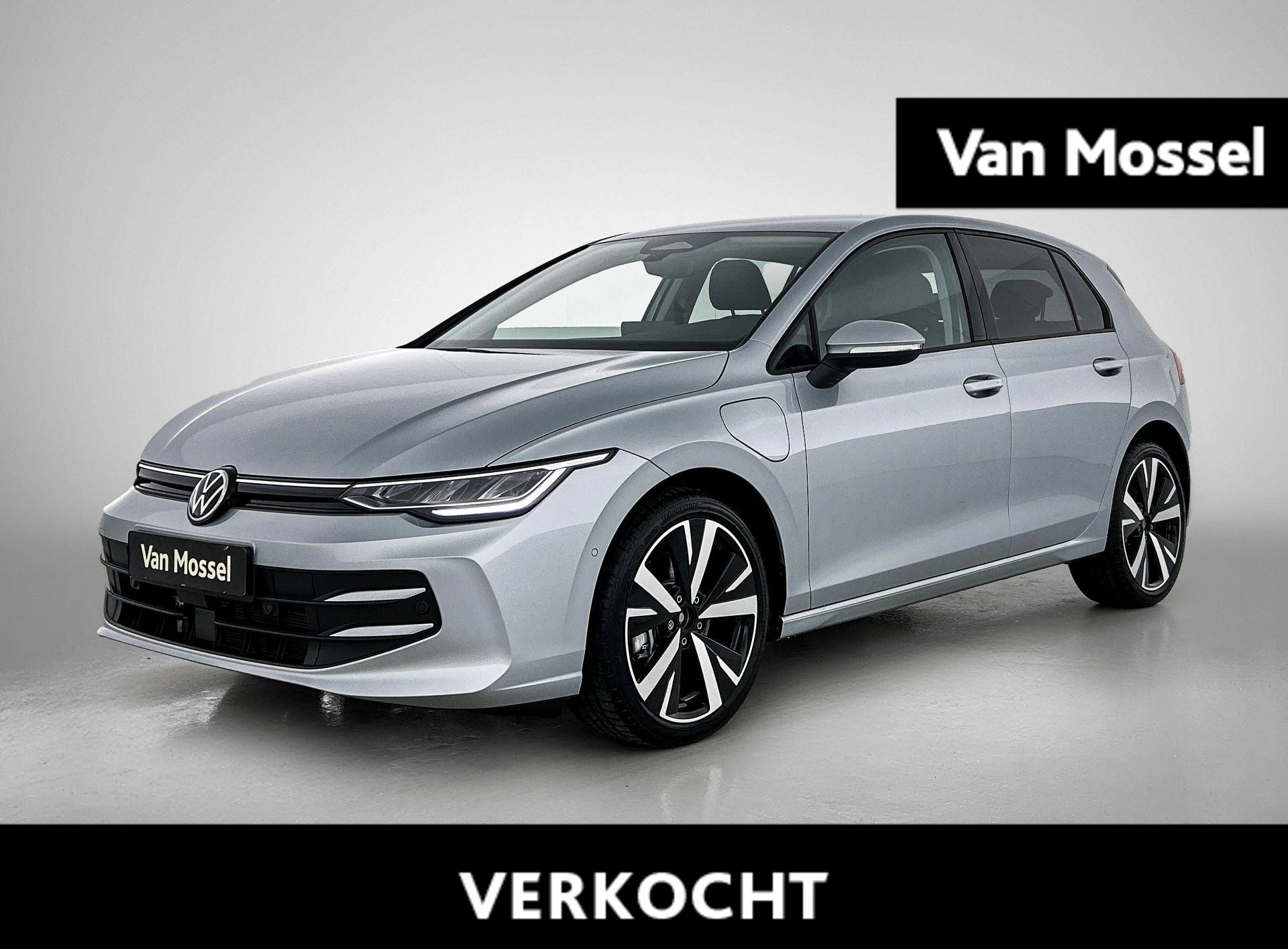 Volkswagen-Golf-image-0