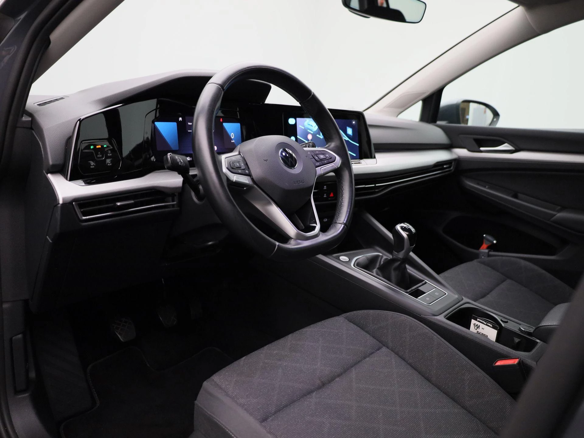 Volkswagen-Golf-image-29