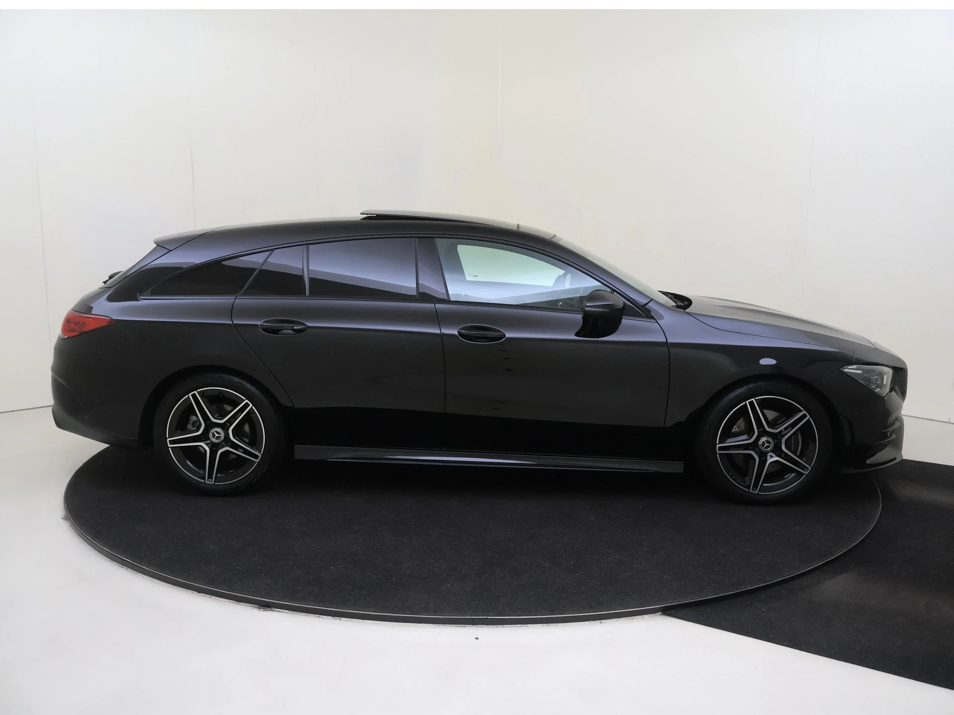 Mercedes-Benz CLA Shooting Brake 200 AMG Line
