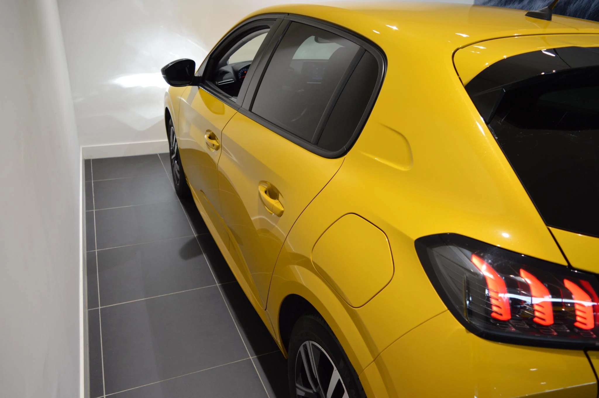 Peugeot-208-image-21