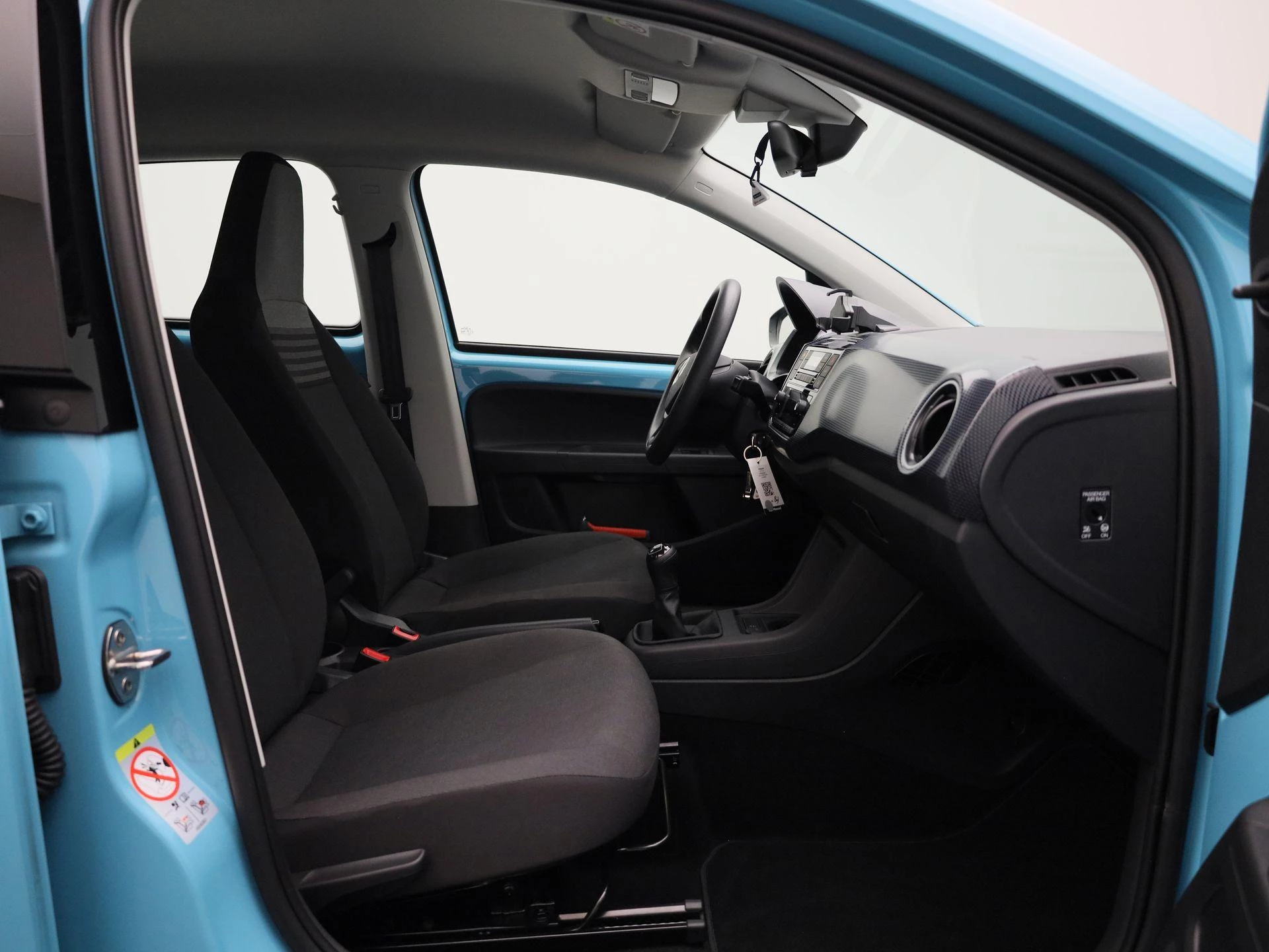 Volkswagen-up!-image-26