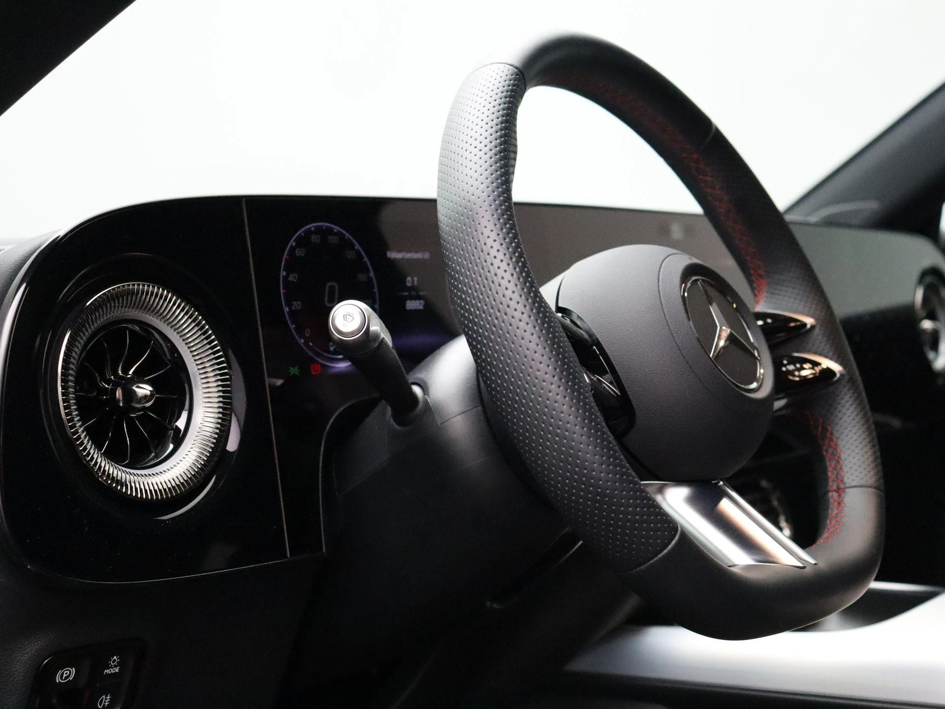 Mercedes-Benz-CLA-image-10