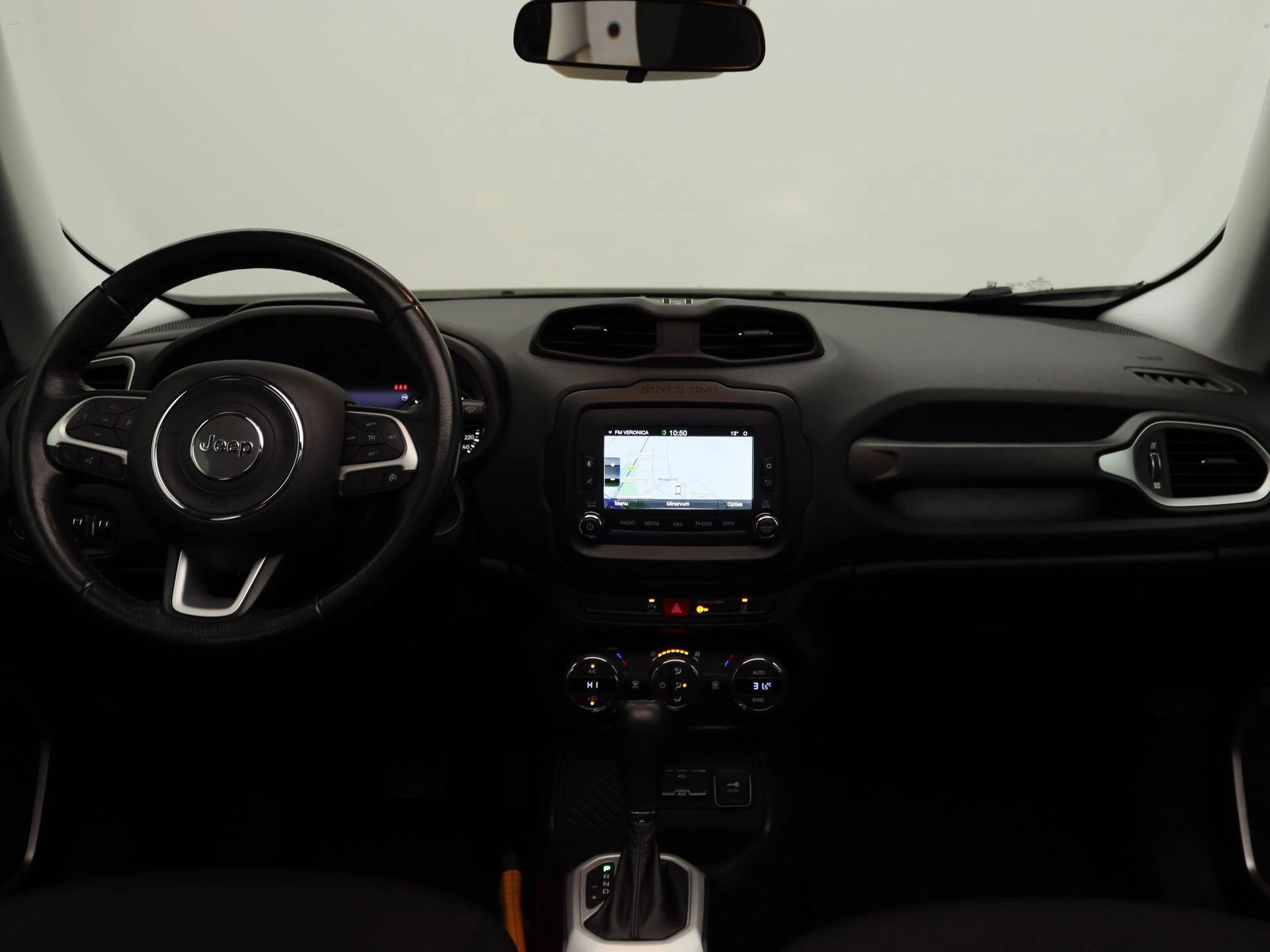 Jeep-Renegade-image-12