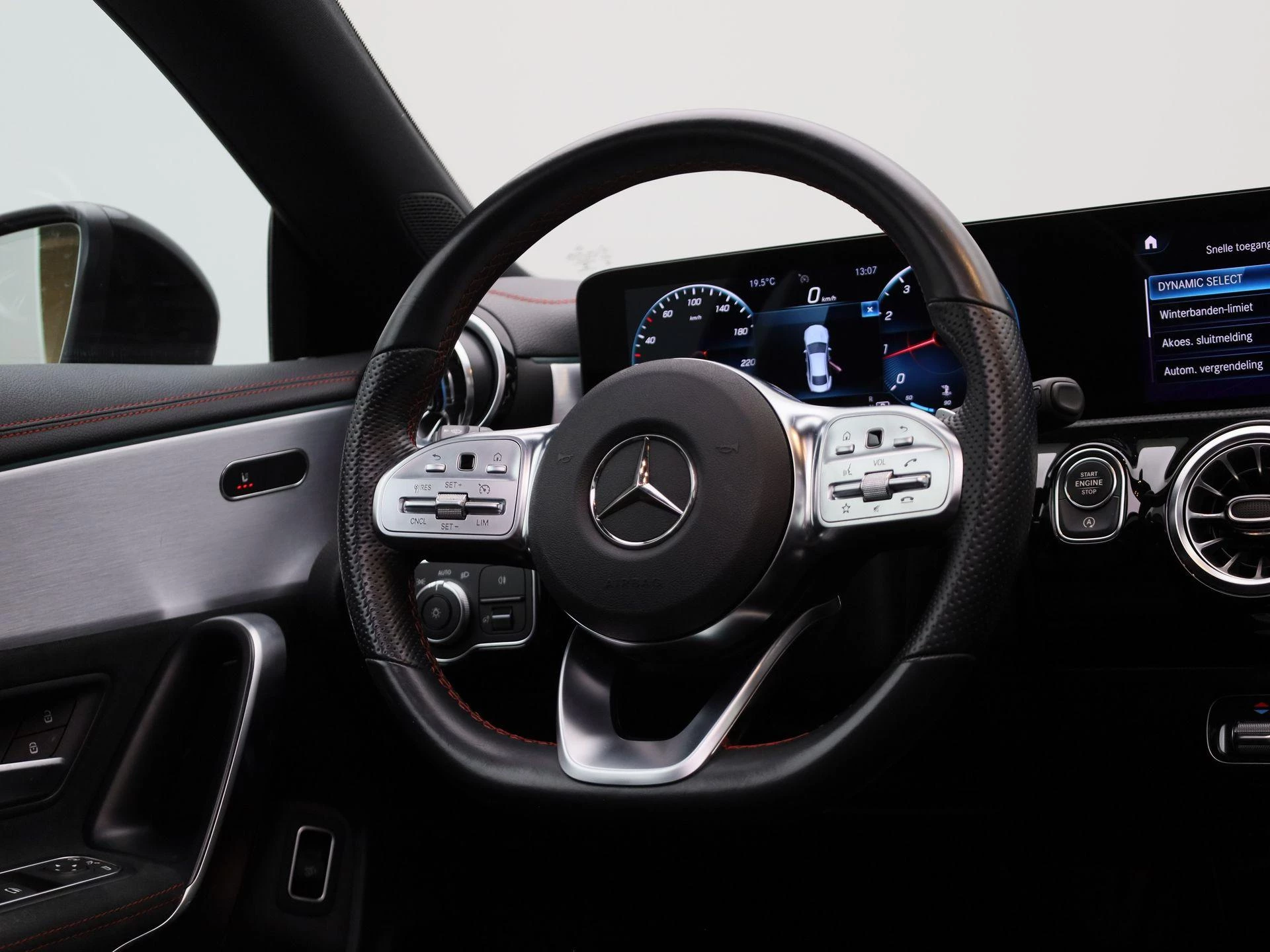 Mercedes-Benz CLA 200 Business Solution AMG
