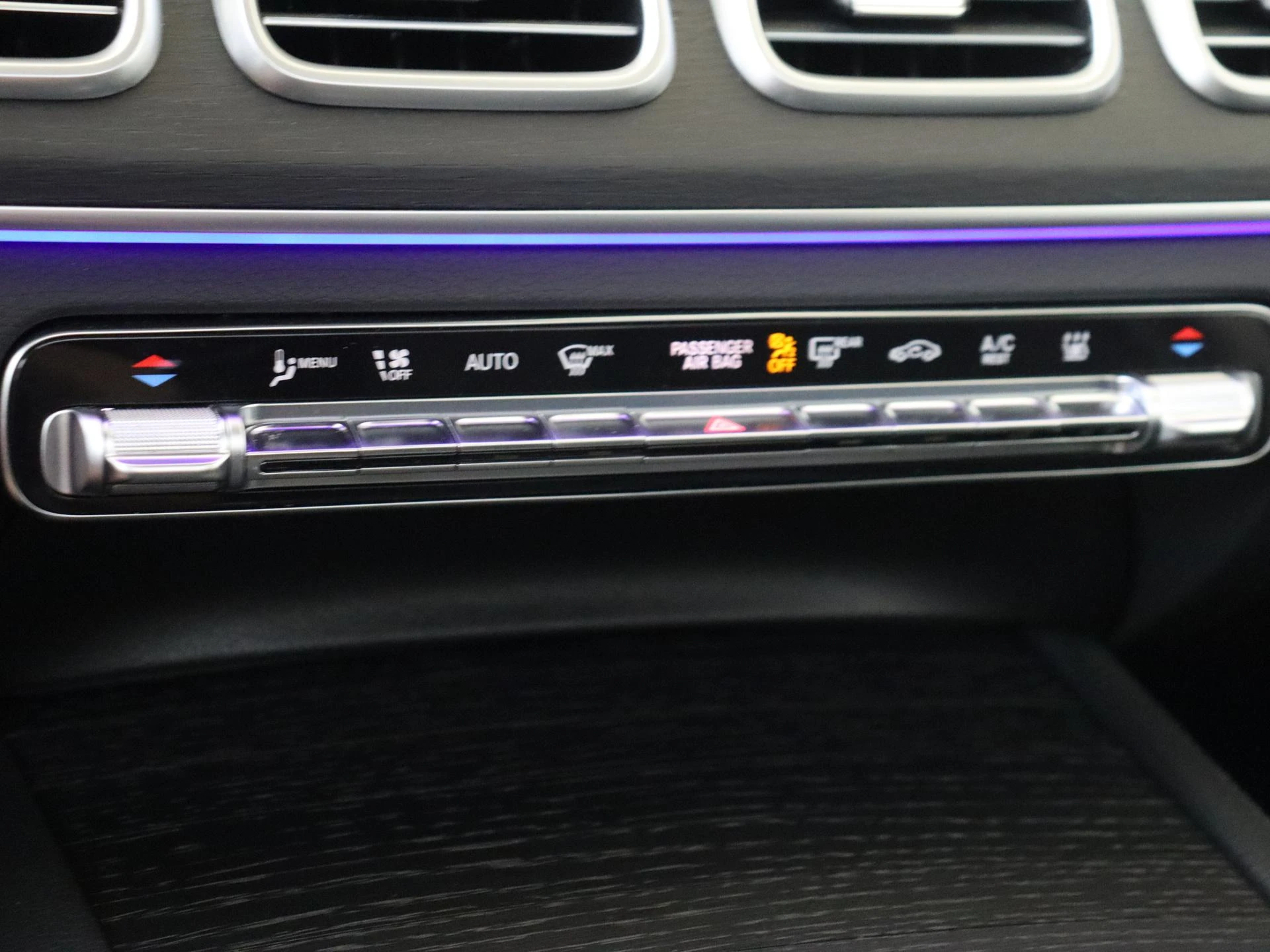 Mercedes-Benz-GLE-image-19