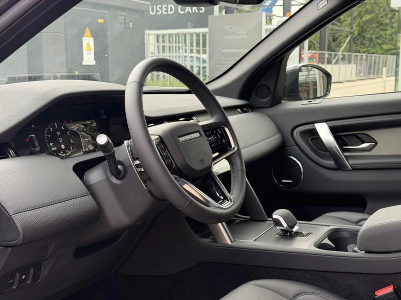 Land Rover-Discovery Sport-image-10