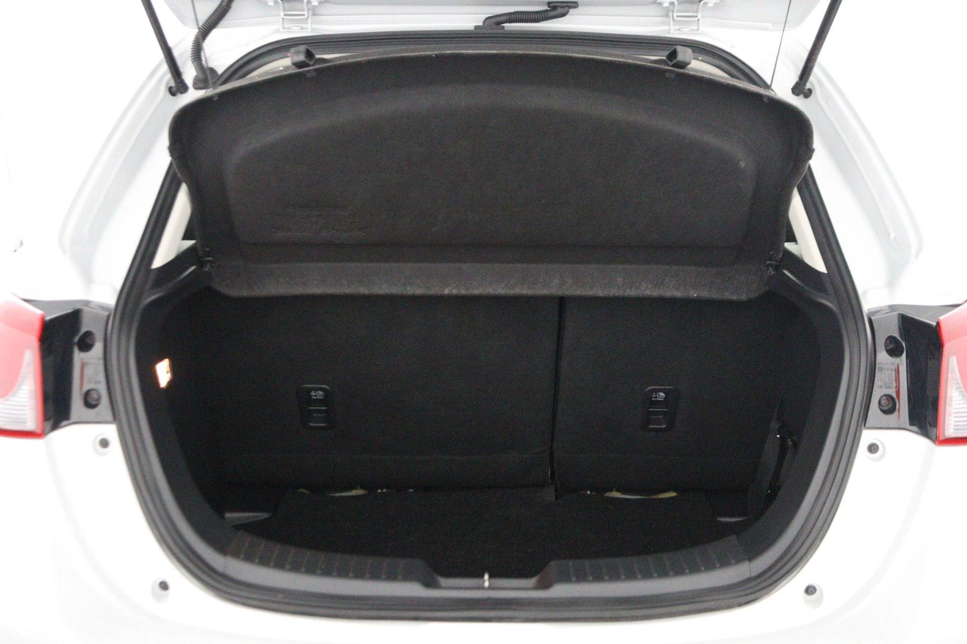 Mazda-2-image-19