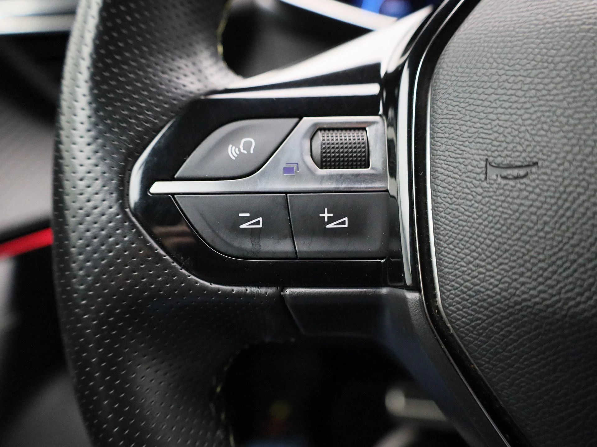 Peugeot e-2008 EV GT 50 kWh
