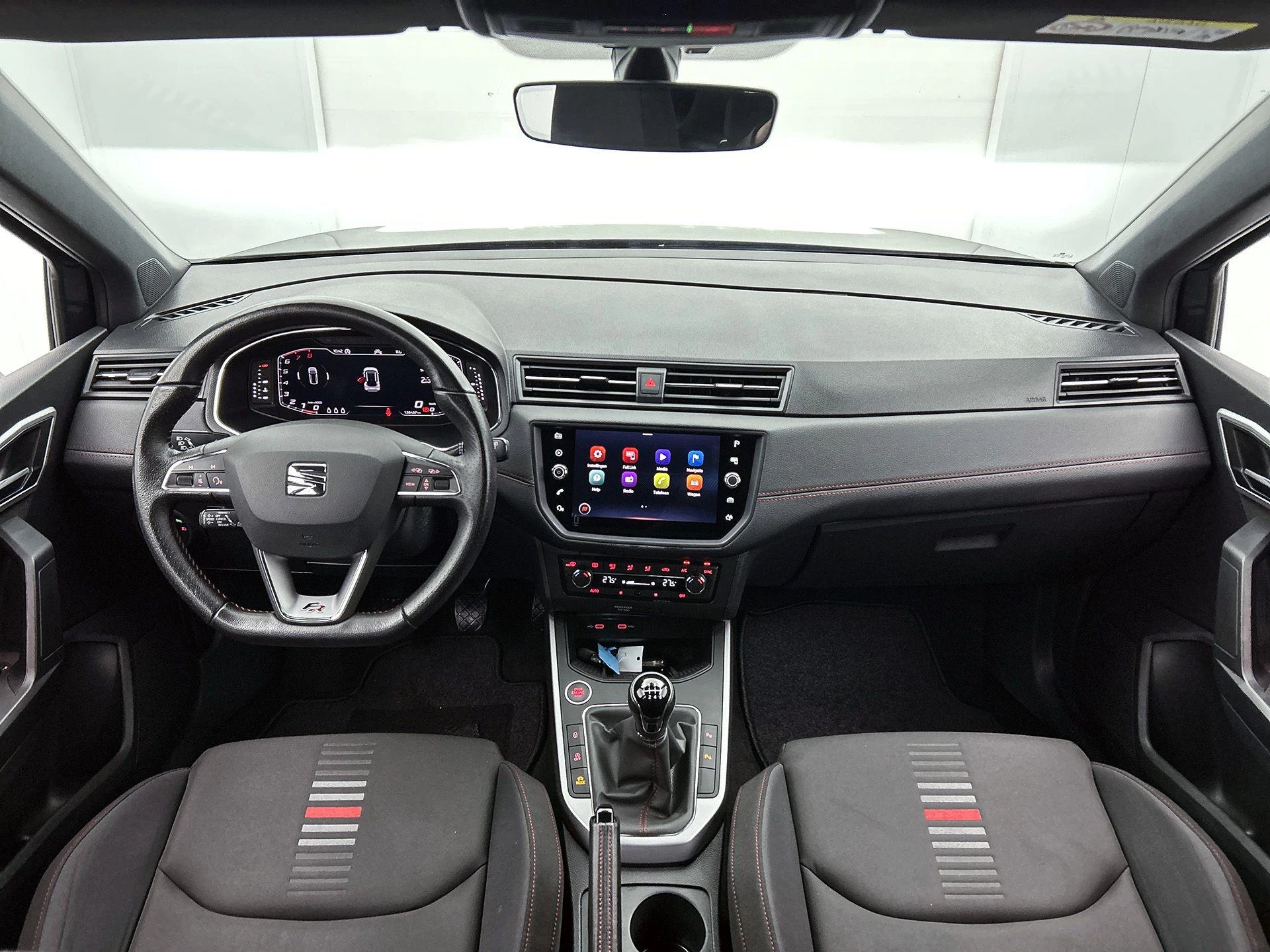SEAT-Arona-image-20