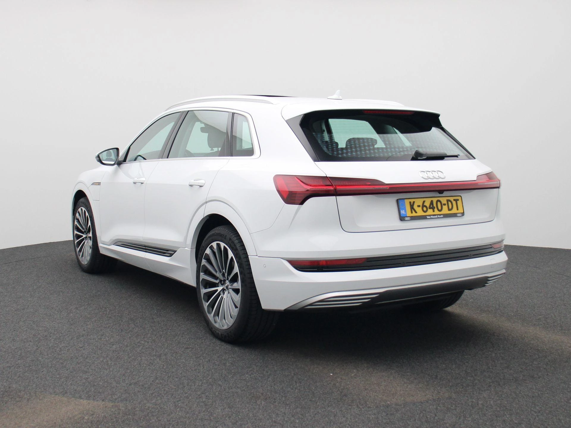 Audi-e-tron-image-1