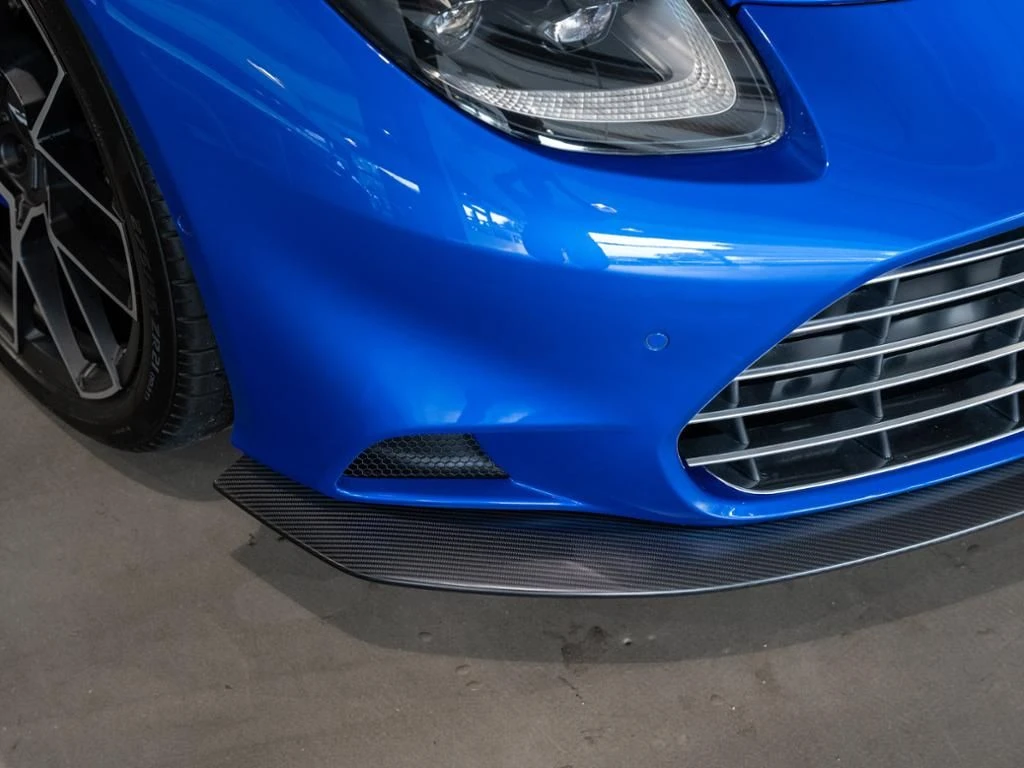 Aston Martin-Vanquish-image-26