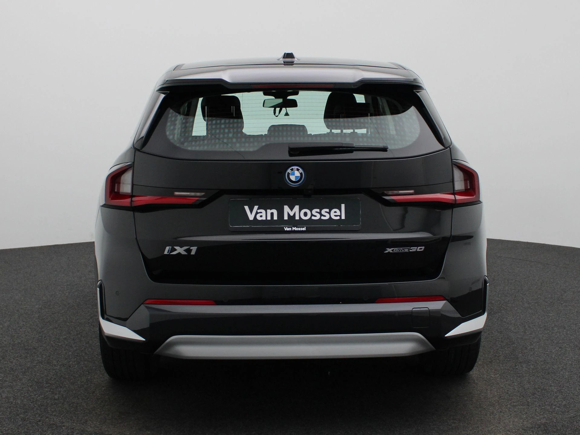 BMW-iX1-image-4