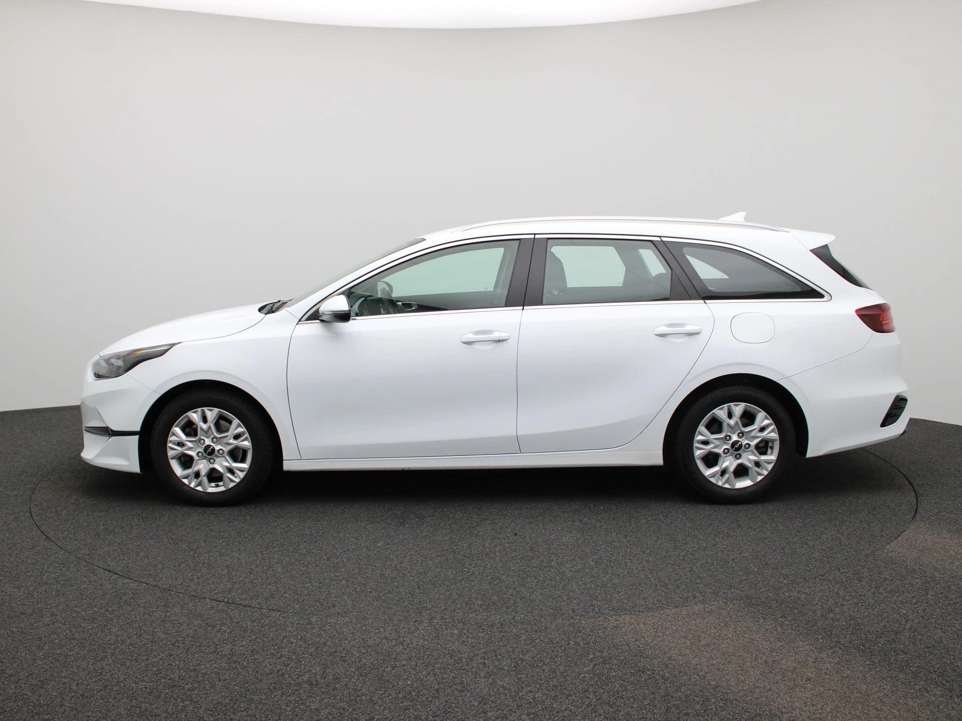 Kia-Ceed Sportswagon-image-3