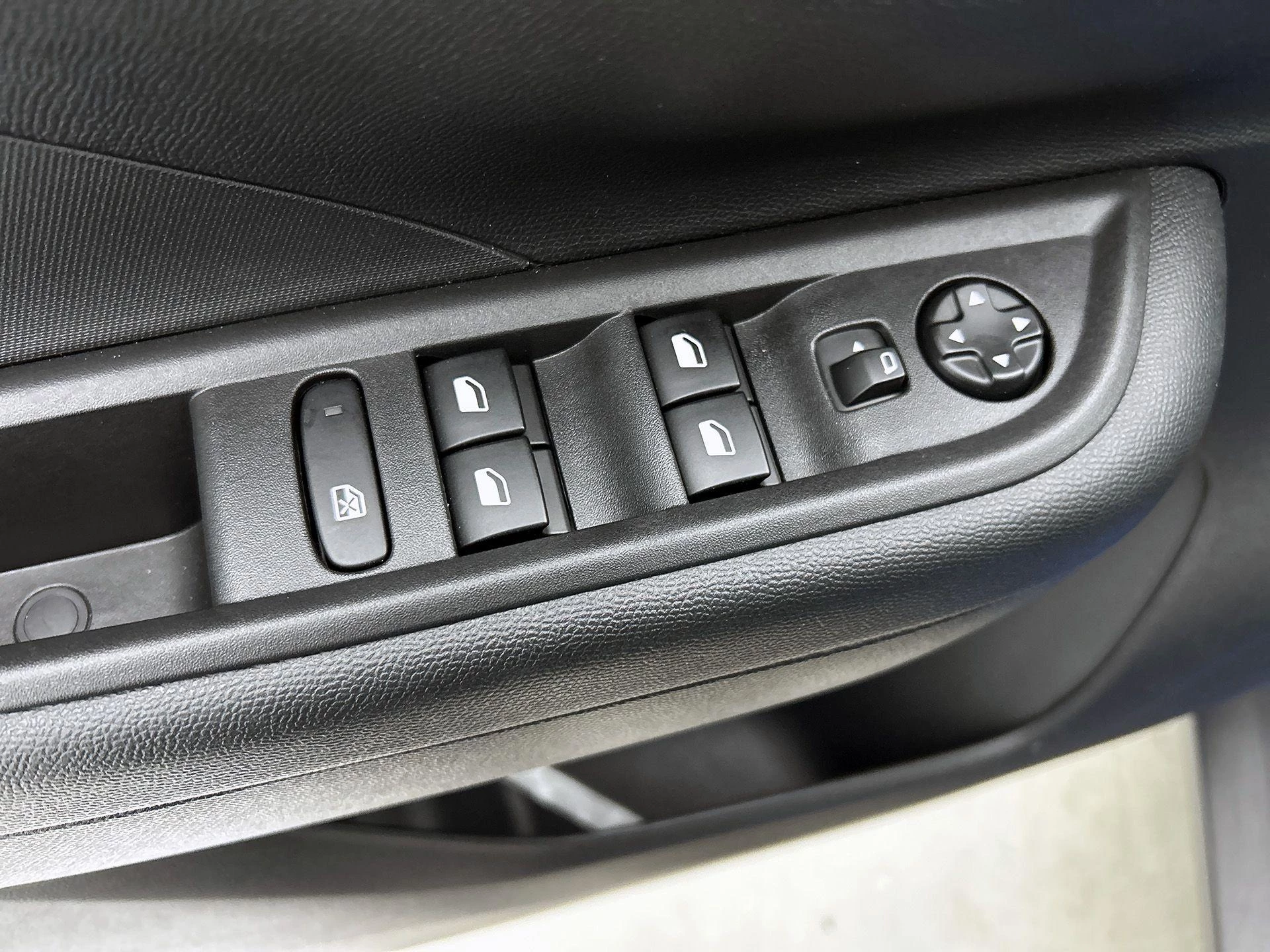 Opel Frontera 1.2 Turbo Hybrid Edition