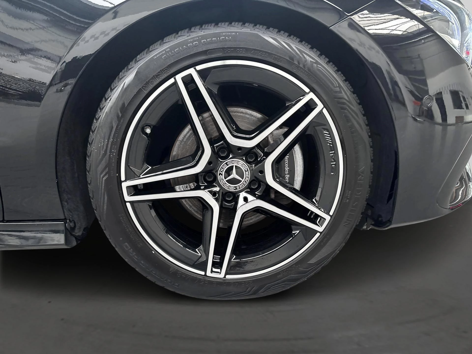 Mercedes-Benz-CLA-image-5