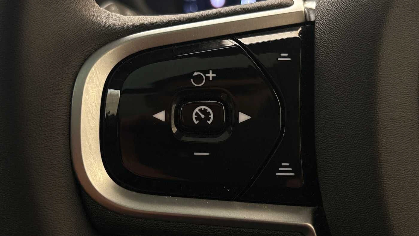 Volvo-XC90-image-23