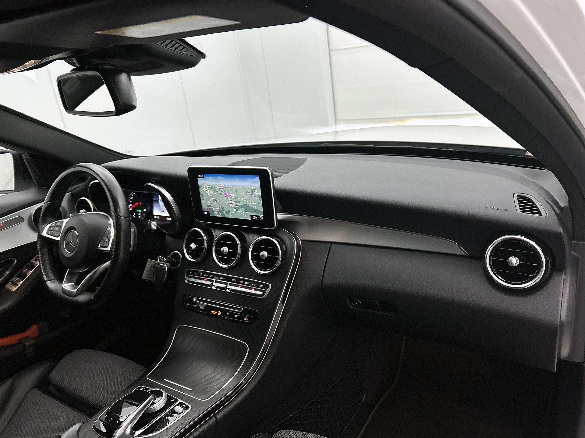 Mercedes-Benz-C-Klasse-image-19