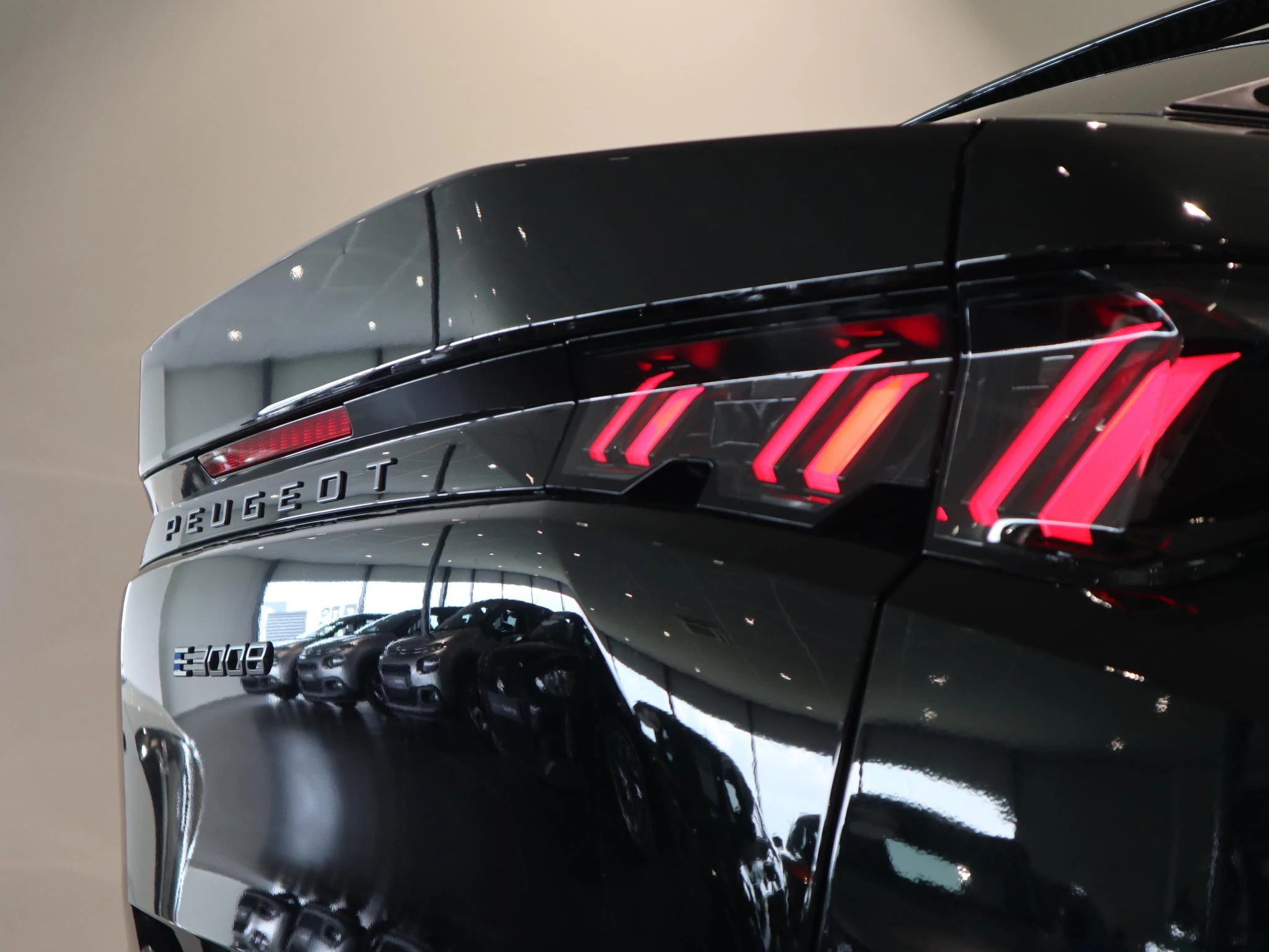 Peugeot 3008 Plug-in Hybrid 195 Allure