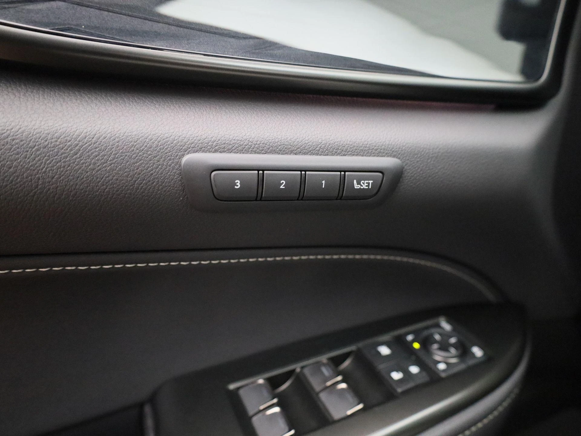 Lexus-NX-image-25