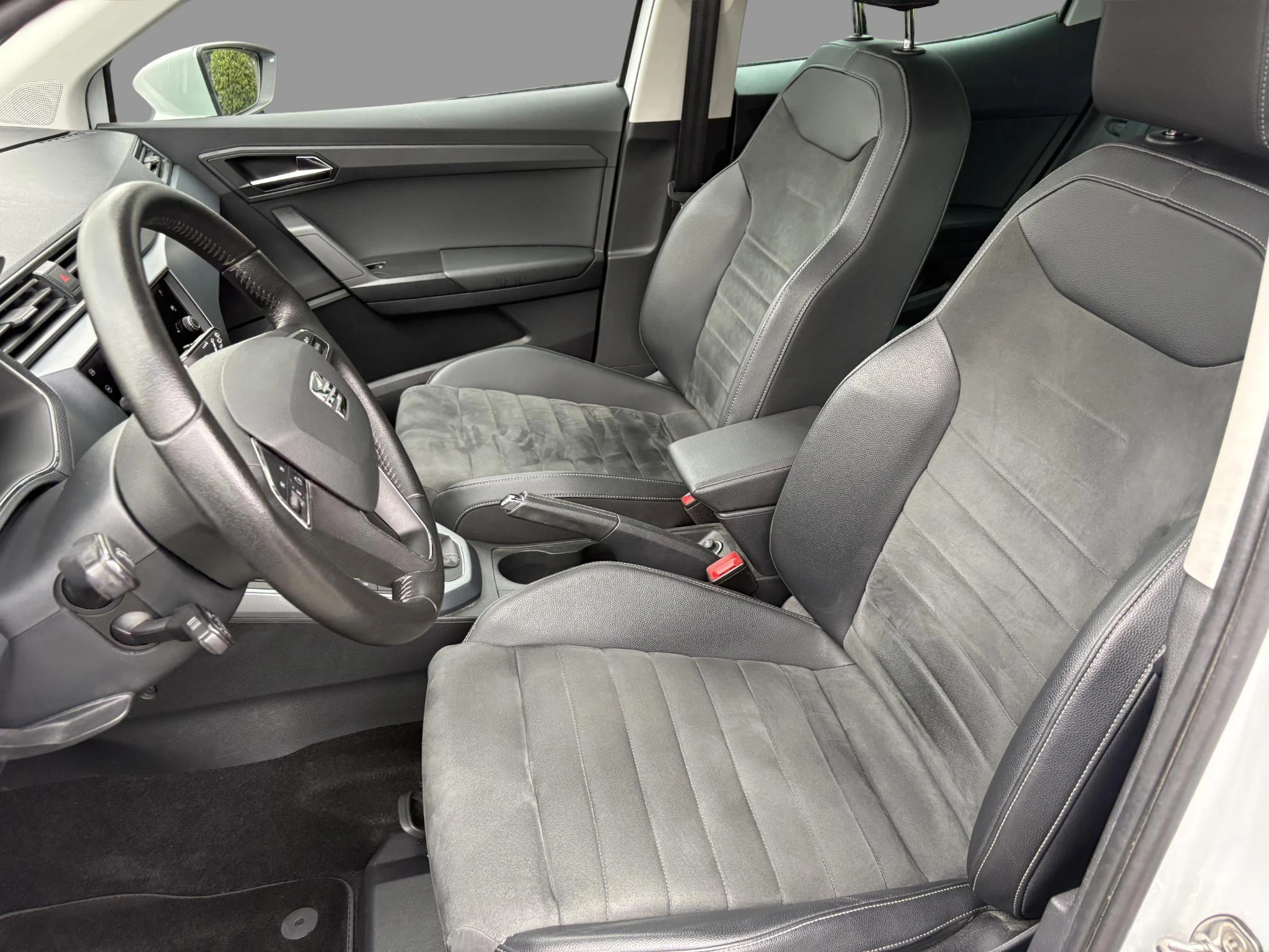 SEAT-Arona-image-13