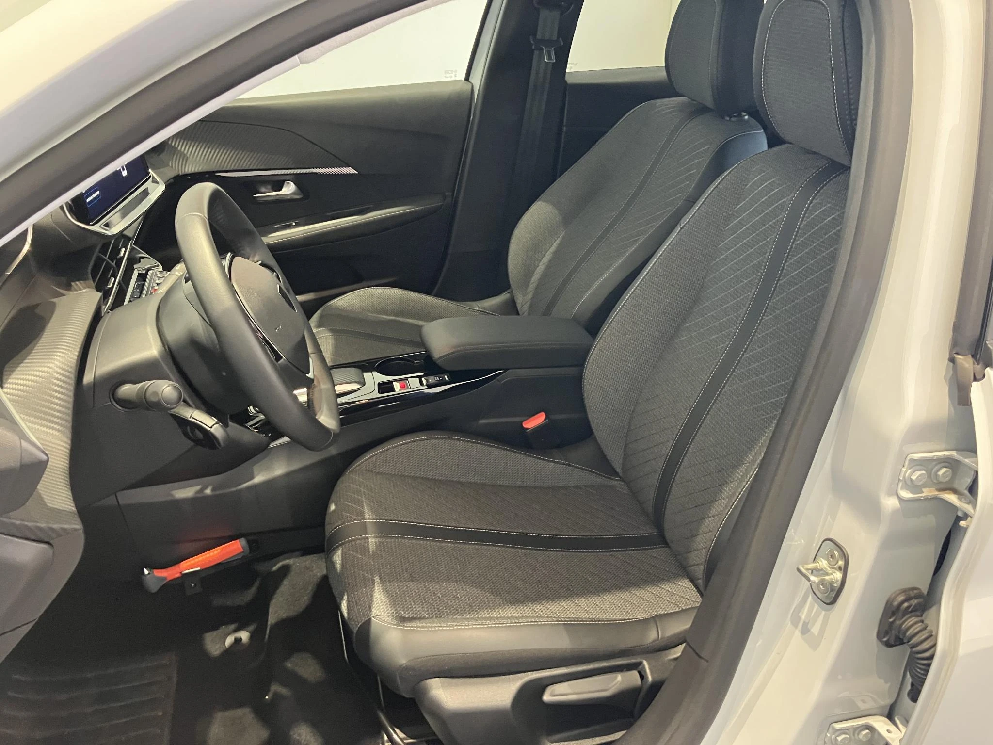 Peugeot-208-image-16