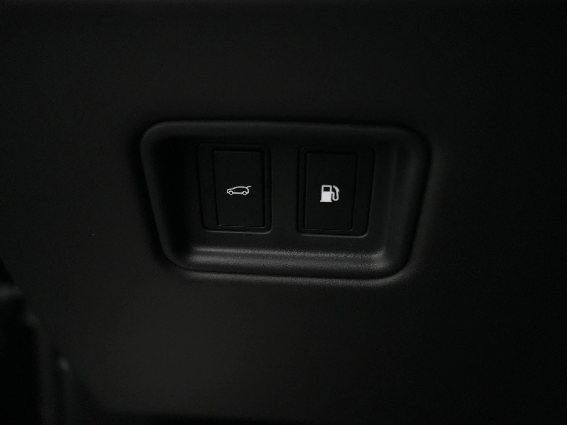 Land Rover-Range Rover-image-16