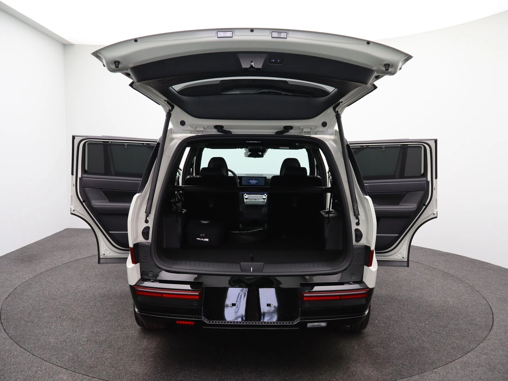 Hyundai-Santa Fe-image-12