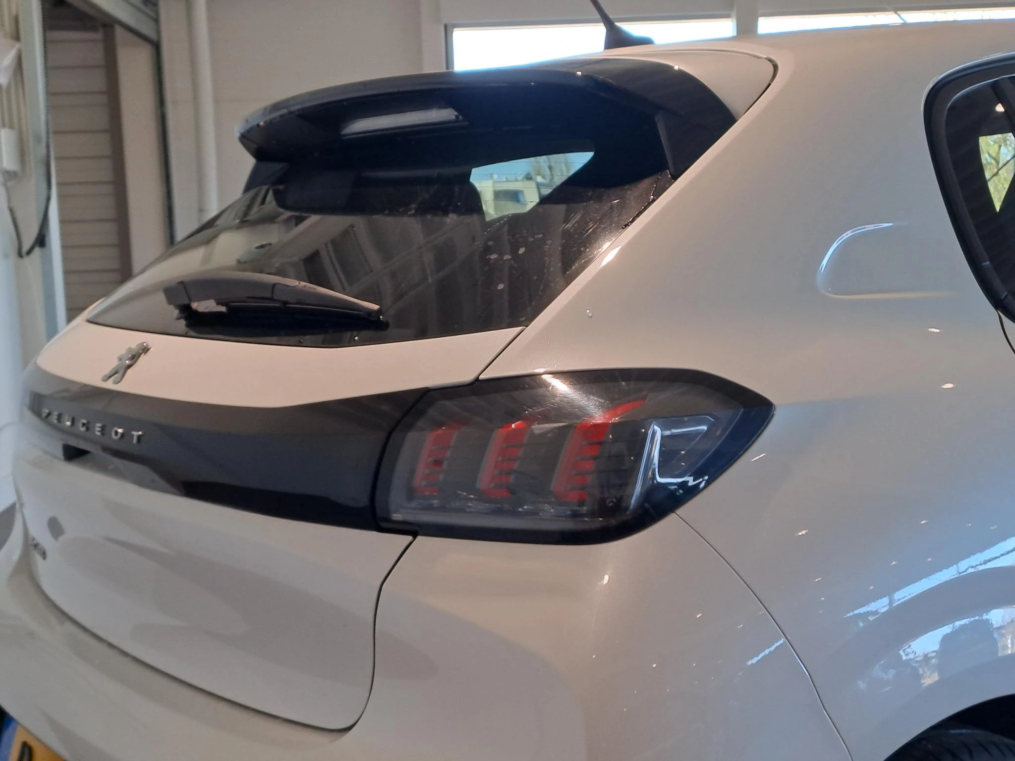 Peugeot-208-image-24