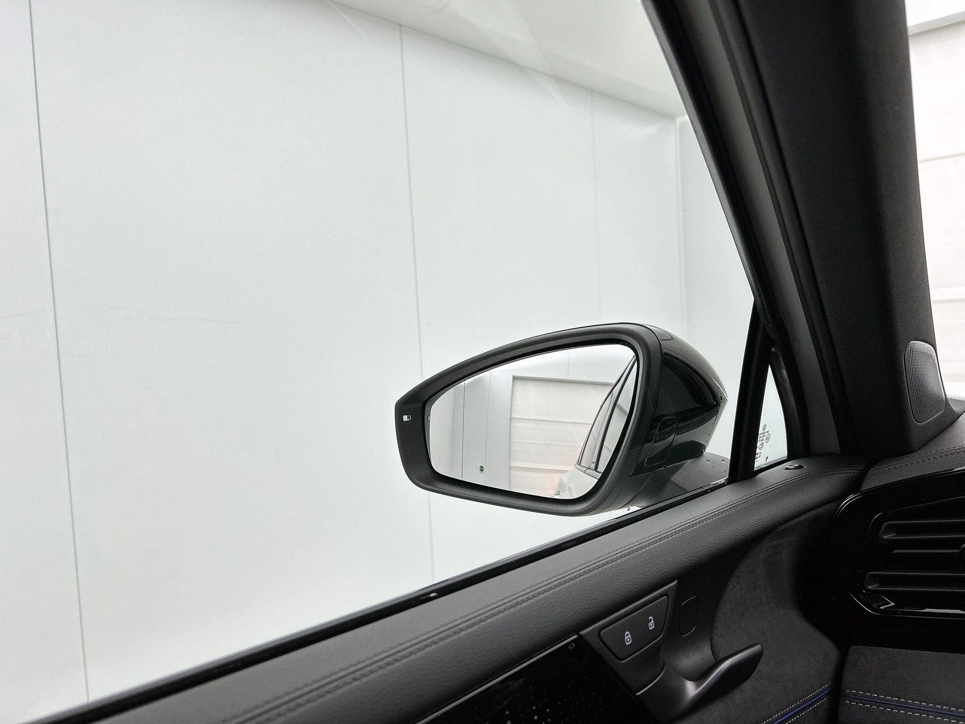 Volkswagen-Tiguan-image-16